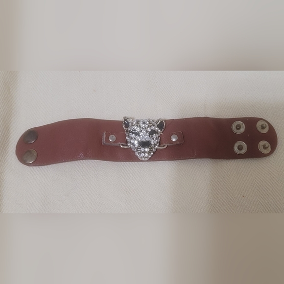 Leopard Cat Faux Leather Bracelet Gold Tone Jeweled Face Adjustable Snap - Picture 11 of 11